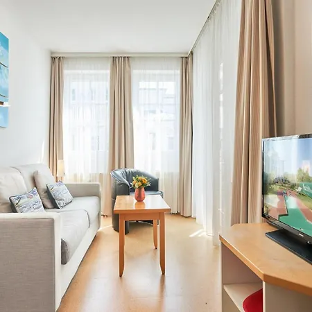 Helle Und Gemuetliche Mit Balkon Im Seepark Sellin (Rugen)
